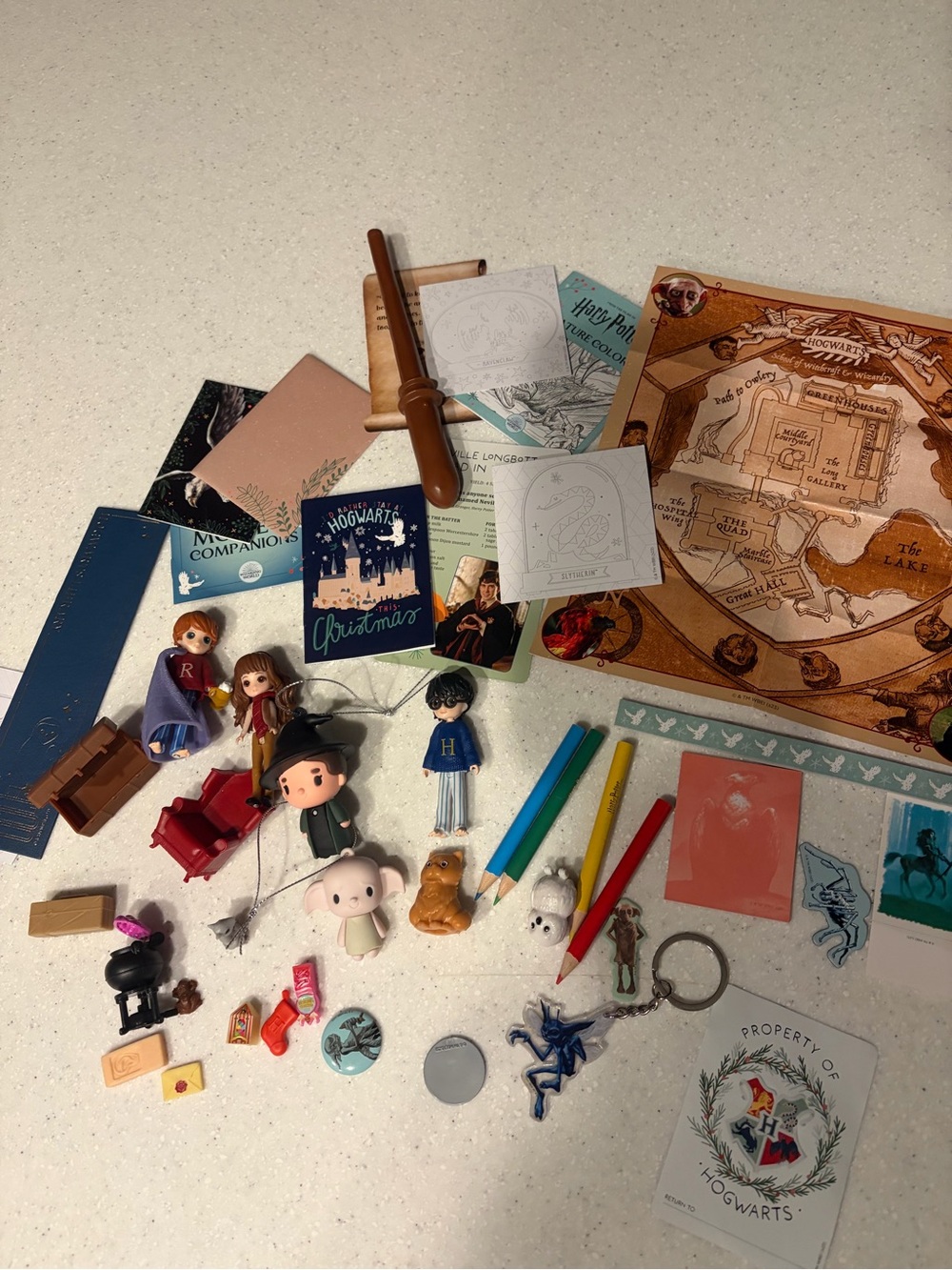 Warner Bros Hogwarts Harry Potter Toy Lot. Christmas Ornaments! Miniatures. Wand